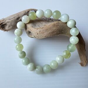 Refreshing - Green mountain Jade 8mm hand Beaded Bracelet energy healing